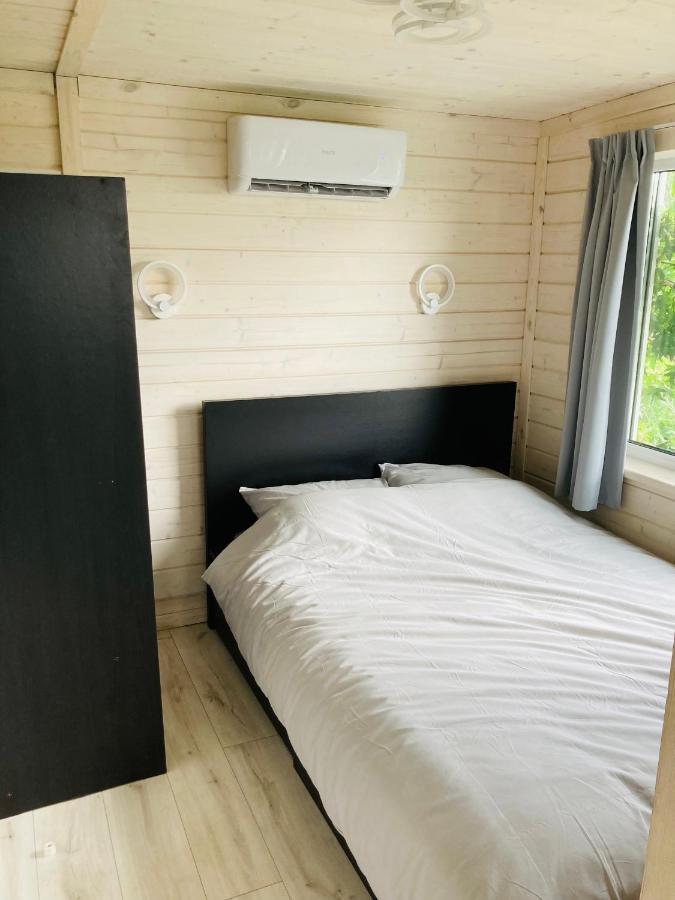 Tiny House Aan Het Water Op De Appelhof Wommels