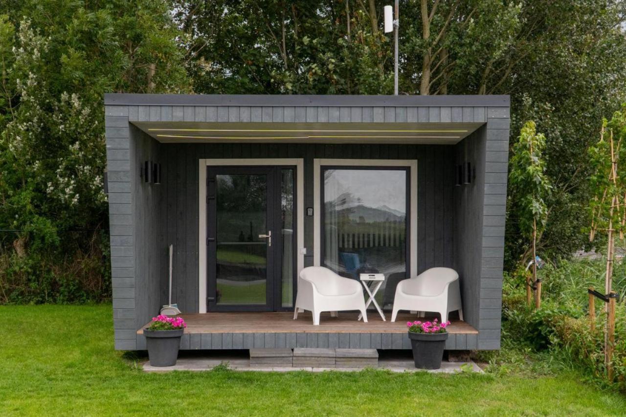 Holiday home Tiny House Aan Het Water Op De Appelhof Wommels
